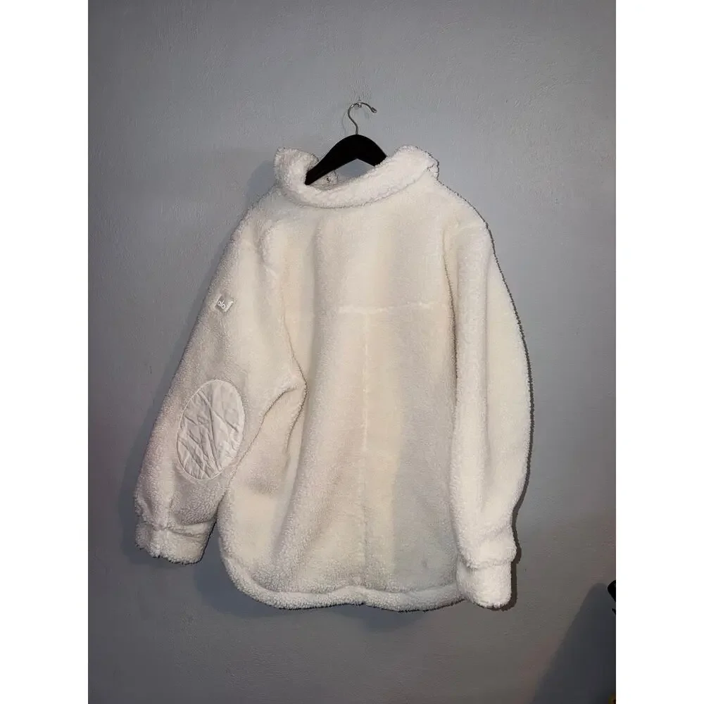 NWT Alo Yoga Sherpa Edge Shacke